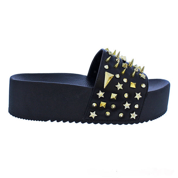 ISSY SPIKED SLIDE